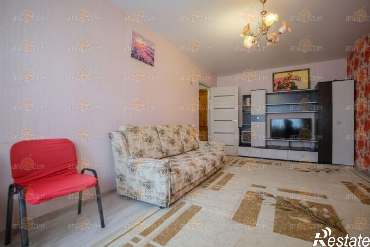 2-комн квартира Юности, 13
