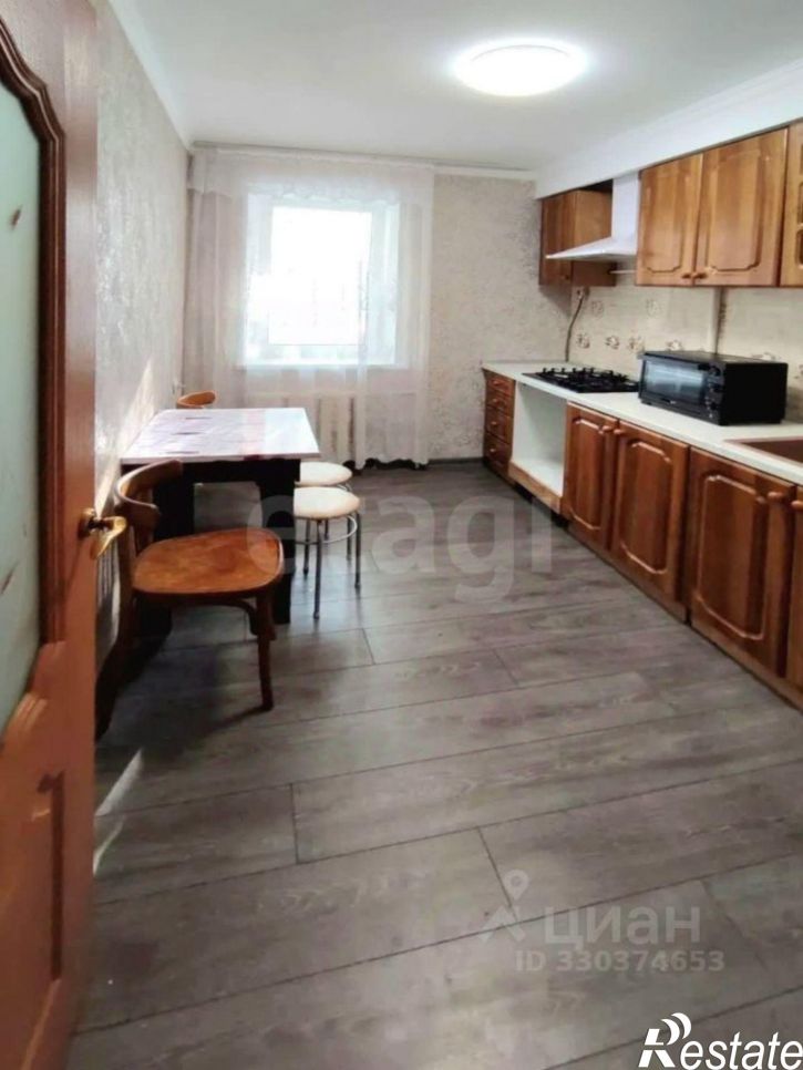 3-комн квартира ул 8 Марта, 176,  д. 176
