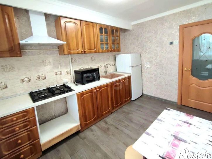 3-комн квартира ул 8 Марта, 176,  д. 176