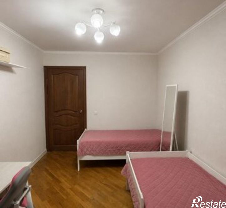 3-комн квартира улица Пирогова, 54,  д. 54