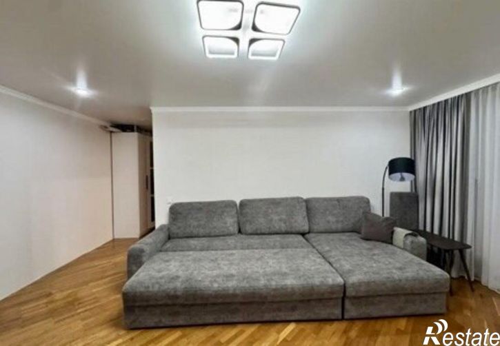 3-комн квартира улица Пирогова, 54,  д. 54