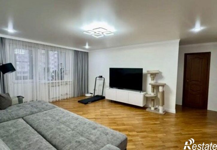3-комн квартира улица Пирогова, 54,  д. 54