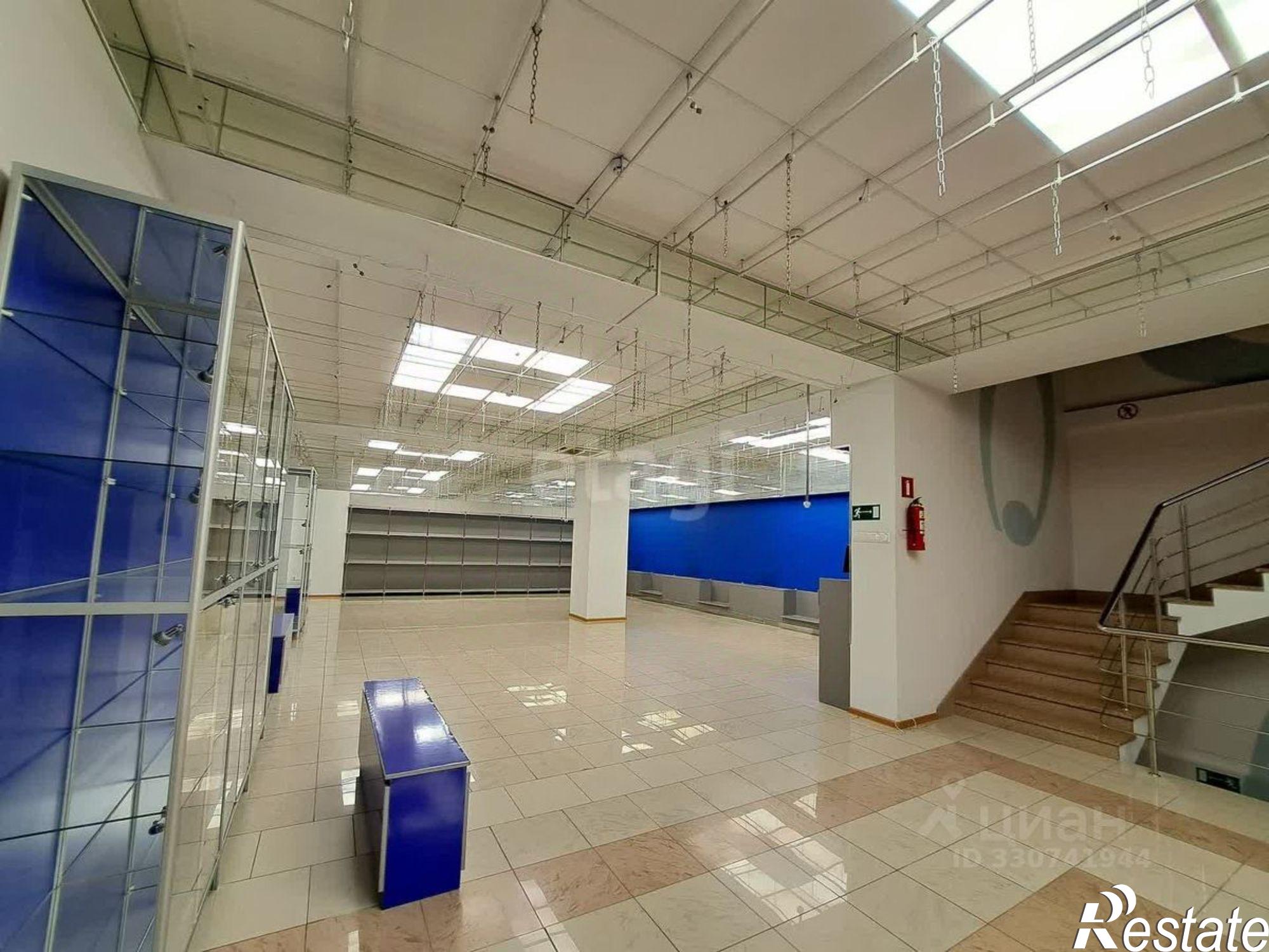 Купить торговое помещение за 140 001 000 рублей на улица Доваторцев, 55А