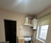 2-комн, 30кв м, этаж 1/2 пр-кт Октябрьской Революции, 37