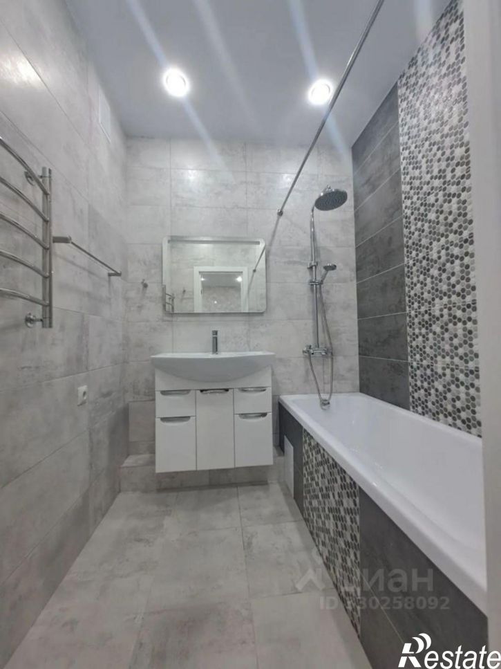 2-комн квартира улица Рогожникова, 1,  д. 1