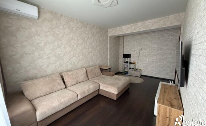 2-комн квартира улица 45-я Параллель, 75,  д. 75