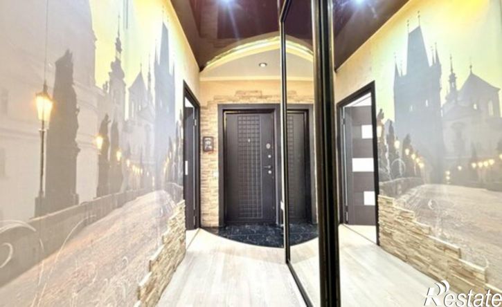 3-комн квартира улица 45-я Параллель, 38,  д. 38