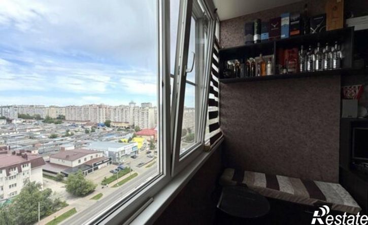 3-комн квартира улица 45-я Параллель, 38,  д. 38