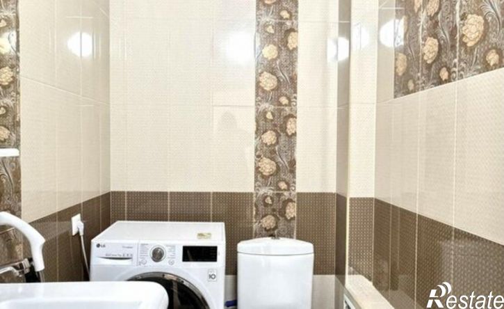 3-комн квартира улица 45-я Параллель, 38,  д. 38