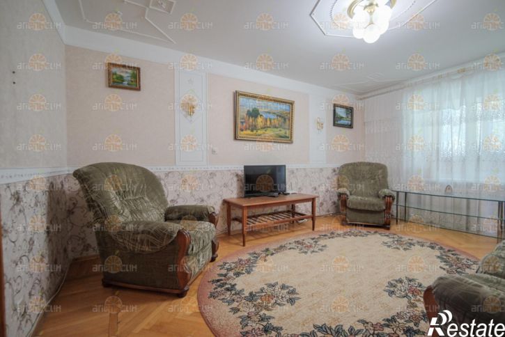 3-комн квартира Дзержинского, 231