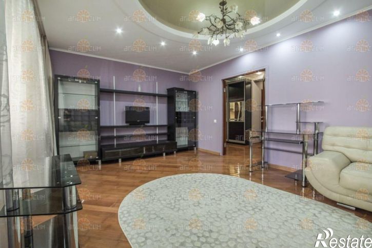 3-комн квартира Доваторцев, 52в