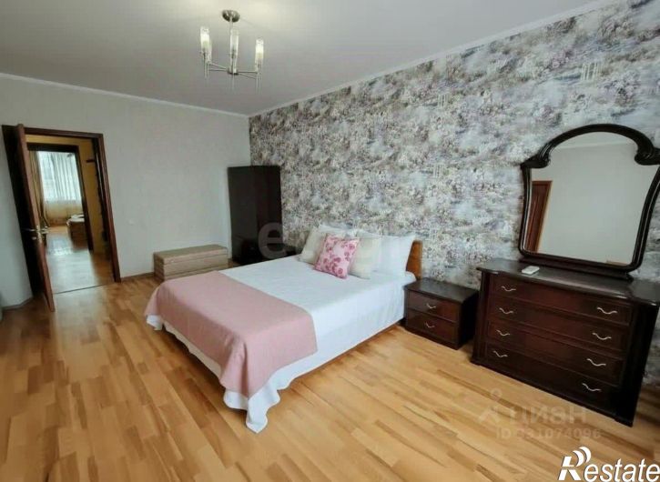 4-комн квартира ул Мира, 460/3,  д. 460/3