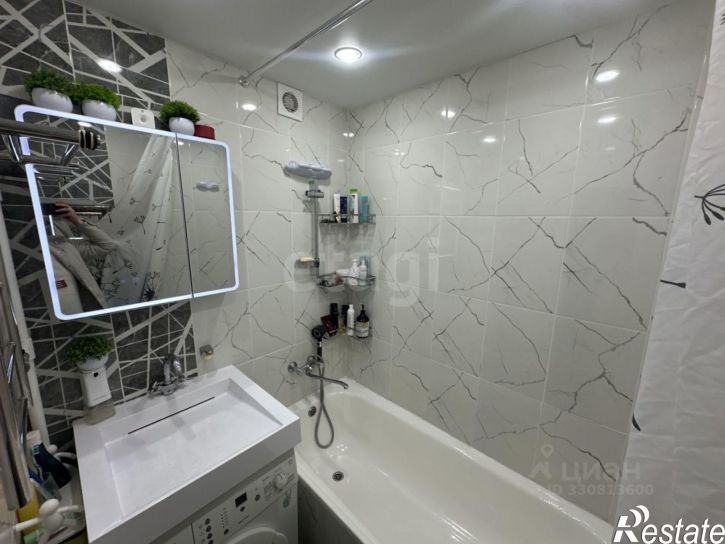 3-комн квартира улица Михаила Морозова, 73/10,  д. 73/10