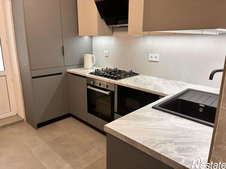 2-комн квартира ул Матрёны Наздрачёвой, 3/3 1,  д. 3/3 1,  к. 1