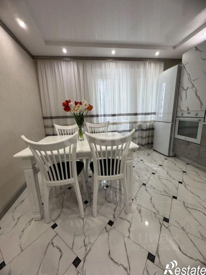 2-комн квартира улица 45-я Параллель, 22,  д. 22
