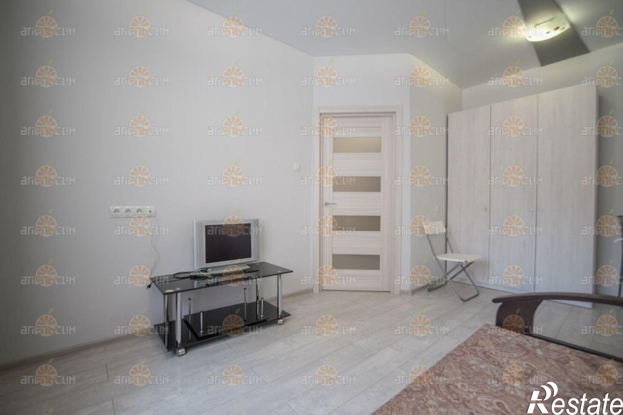 Сдать квартиру за 18 000 рублей на Пирогова, 5а/4