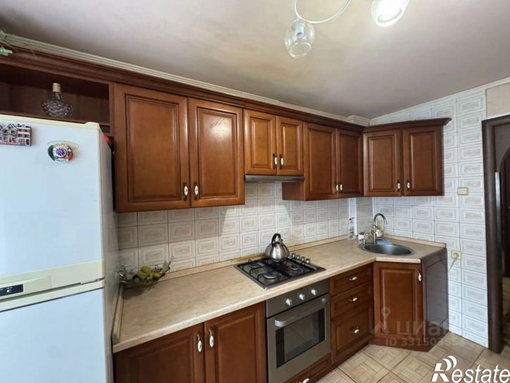 3-комн квартира улица 45-я Параллель, 12,  д. 12