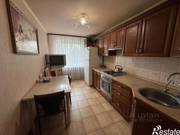 3-комн квартира улица 45-я Параллель, 12,  д. 12