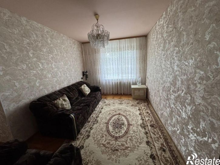 3-комн квартира улица 45-я Параллель, 12,  д. 12