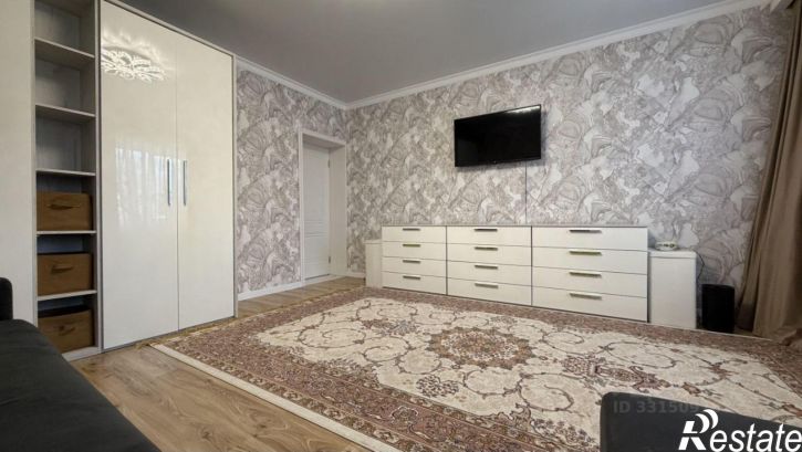 2-комн квартира улица 45-я Параллель, 2,  д. 2