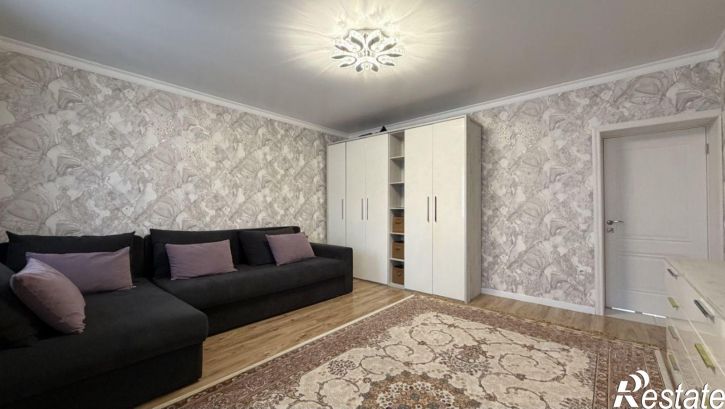 2-комн квартира улица 45-я Параллель, 2,  д. 2