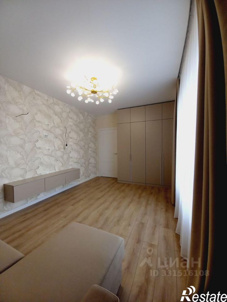 2-комн квартира улица Николая Голодникова, 5