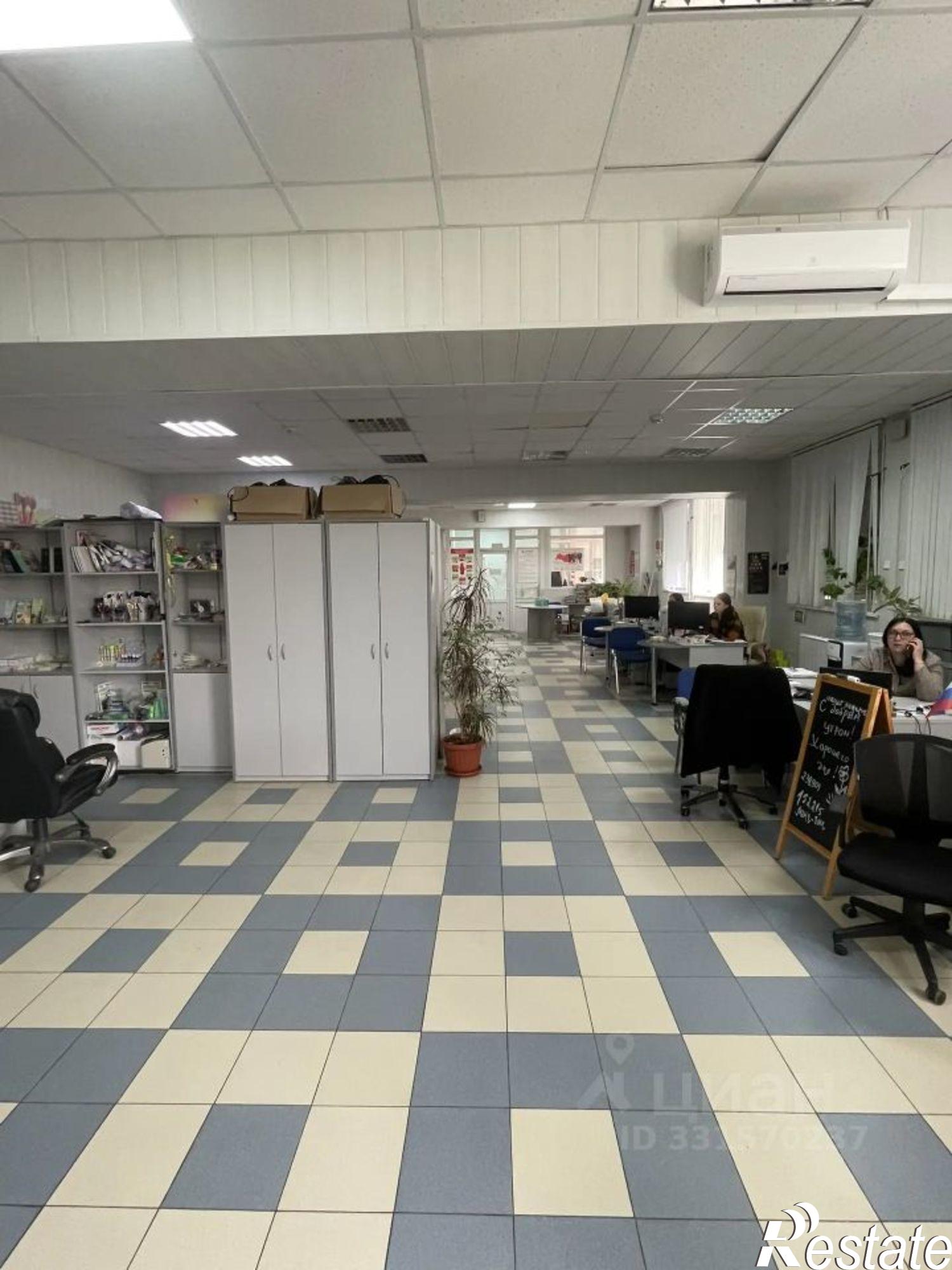 Купить складское помещение за 150 000 000 рублей на улица Радолицкого, 11