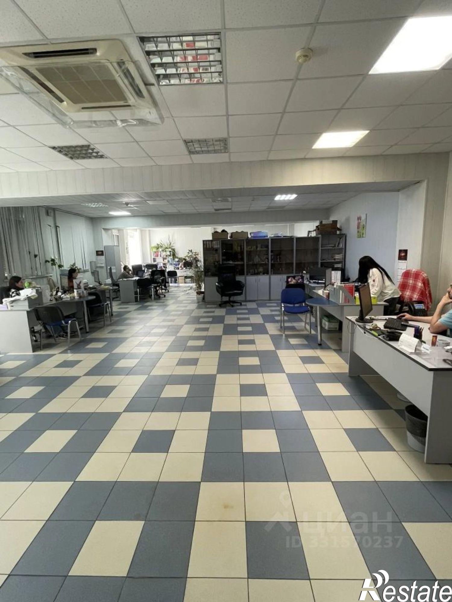 Купить складское помещение за 150 000 000 рублей на улица Радолицкого, 11