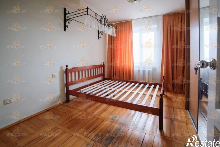 3-комн квартира Добролюбова, 12