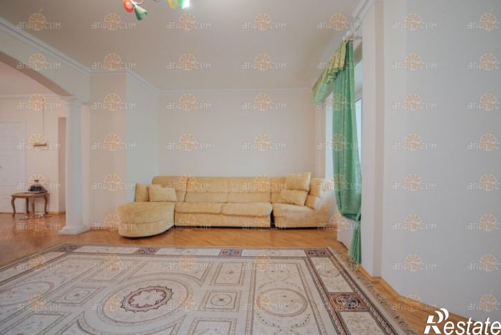 2-комн квартира Морозова, 82