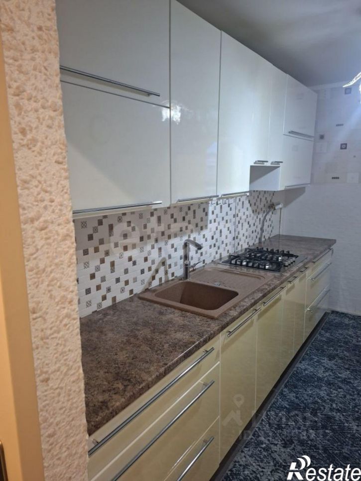 3-комн квартира ул Маршала Жукова, 42,  д. 42