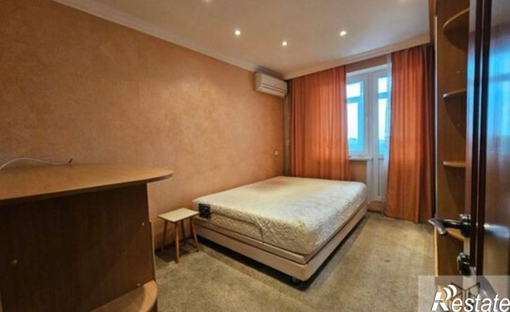 3-комн квартира ул Космонавтов, 12,  д. 12