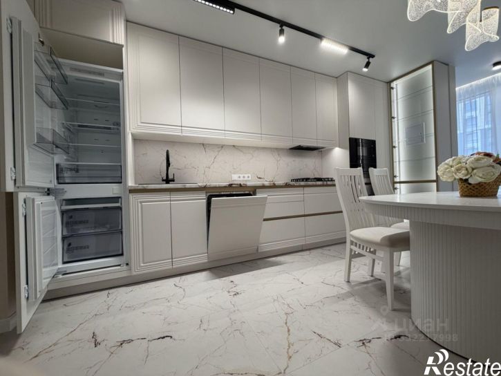 2-комн квартира ул Андрея Голуба, 14,  д. 14