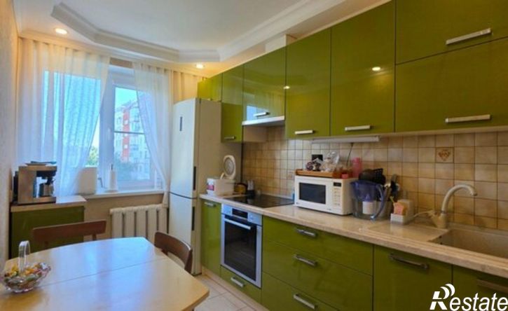3-комн квартира пр-кт Юности, 4,  д. 4