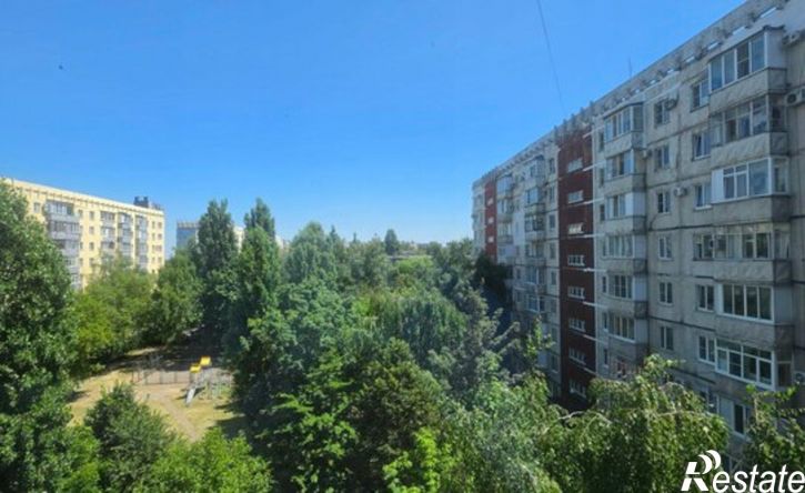 3-комн квартира пр-кт Юности, 4,  д. 4