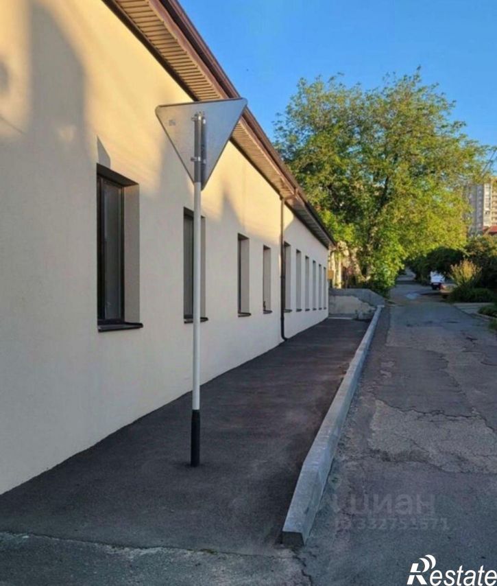 Отдельное здание ул Дзержинского, 238,  д. 238