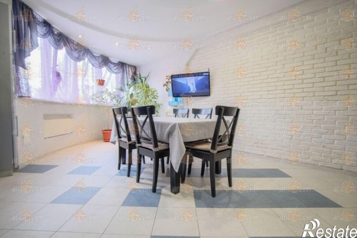 4-комн квартира Ленина, 245