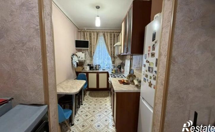3-комн квартира ул Короленко, 7,  д. 7