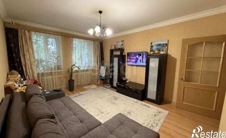 3-комн квартира ул Короленко, 7,  д. 7