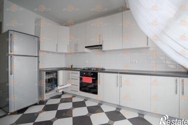 3-комн квартира Горького, 34