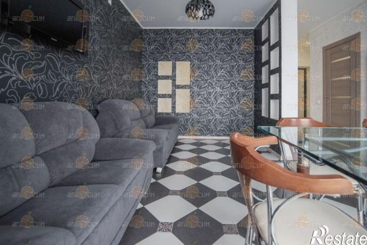 3-комн квартира Горького, 34