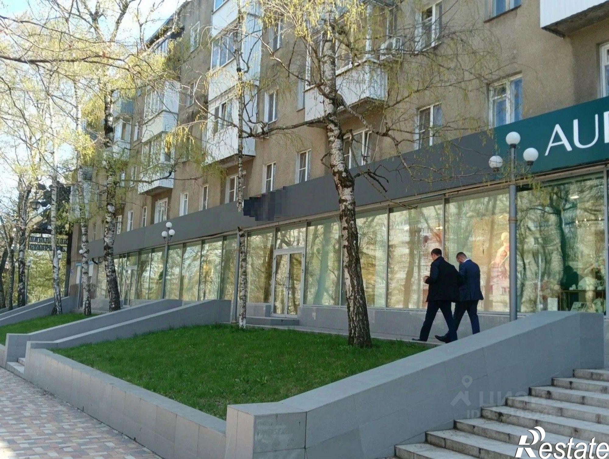 Сдать торговое помещение за 195 000 рублей на ул Ленина, 328/11