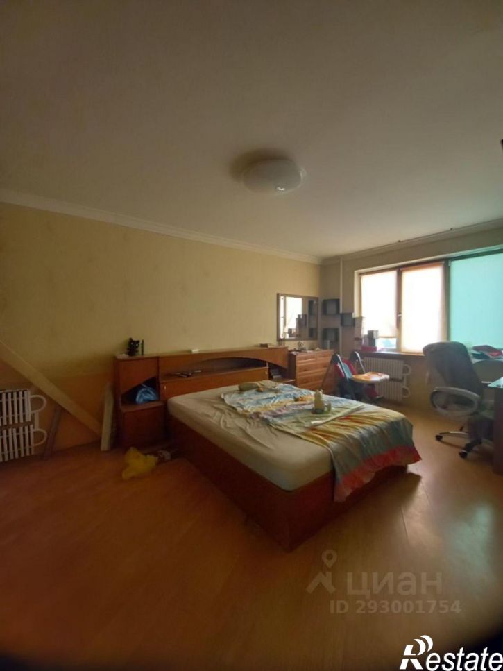 4-комн квартира ул Бруснева, 17,  д. 17