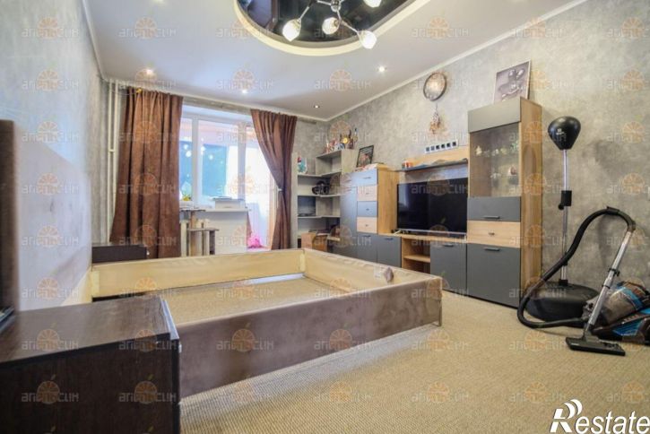 3-комн квартира Комсомольская, 40