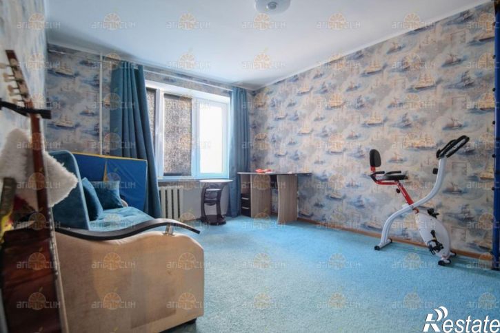 3-комн квартира Комсомольская, 40