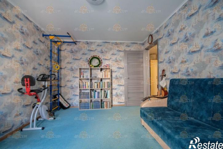 3-комн квартира Комсомольская, 40