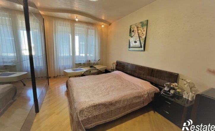 4-комн квартира улица Мира, 355,  д. 355