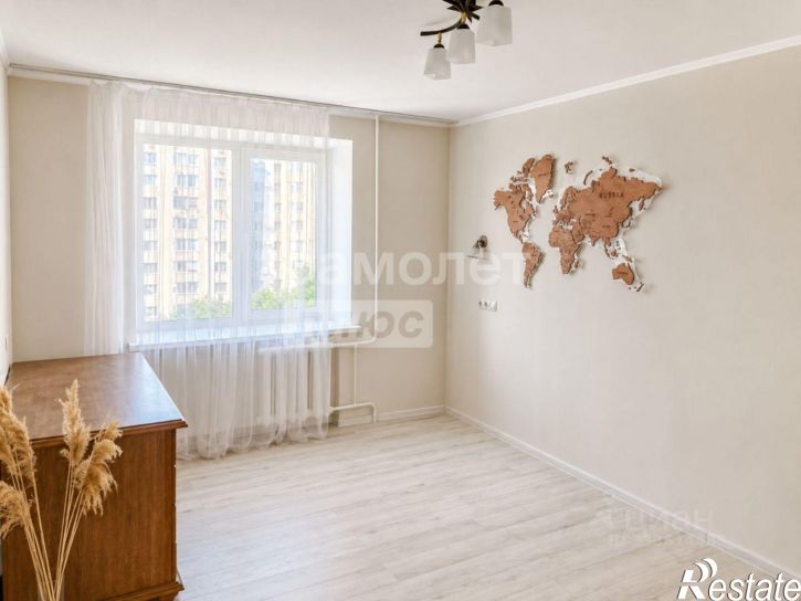 3-комн квартира улица 45-я Параллель, 22,  д. 22