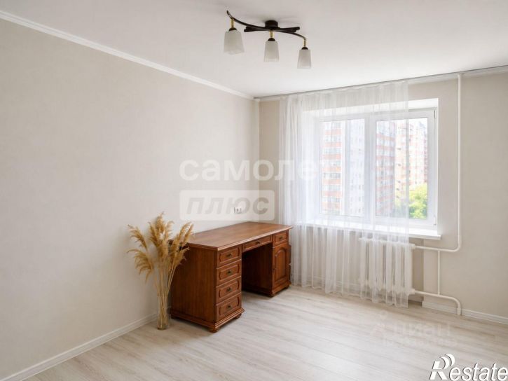 3-комн квартира улица 45-я Параллель, 22,  д. 22