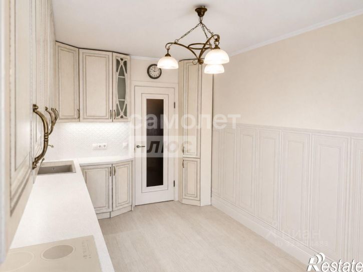3-комн квартира улица 45-я Параллель, 22,  д. 22